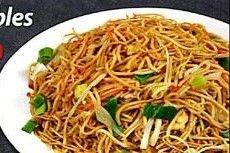 Stir-fried Noodles with Vegetables (Chicken)